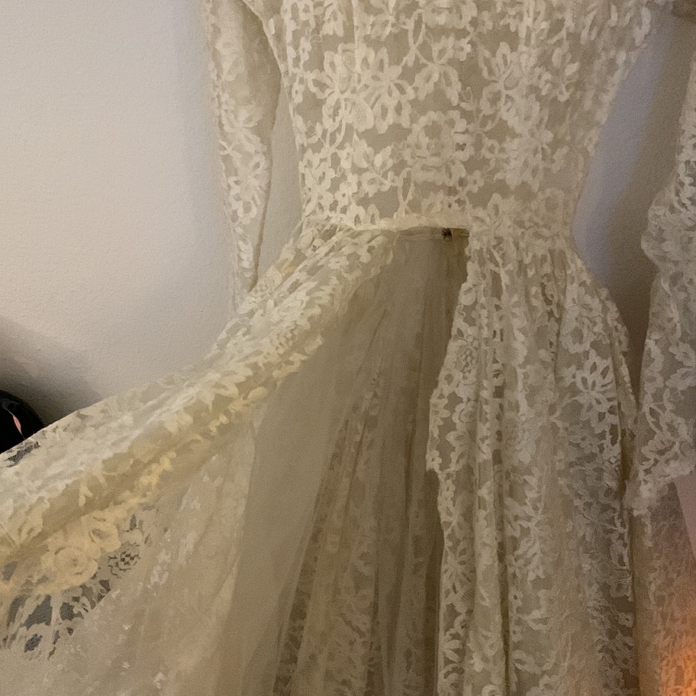 Kathleen Hughes Vintage Lace Dress from the estate of Kathleen Hughes - Picture 4 of 9